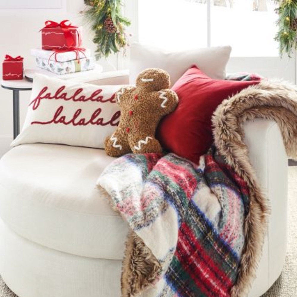 Pottery Barn Cozy Teddy Gingerbread Pillow New Sealed
